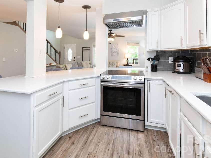 215 Butternut Lane, Leicester, NC 28748.  MLS# CAR4382382, YatesRealty ID 36205. Kitchen
