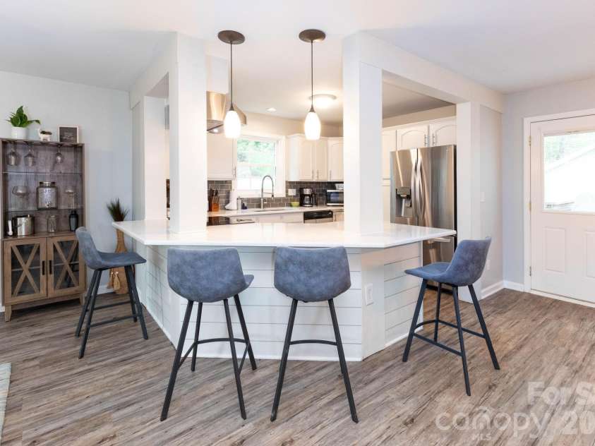 215 Butternut Lane, Leicester, NC 28748.  MLS# CAR4382382, YatesRealty ID 36205. Wraparound Breakfast Bar