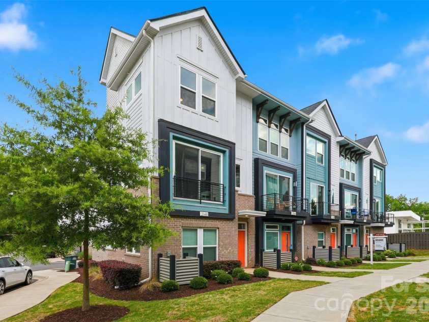 2148 Electric Lane, Charlotte, NC 28205.  MLS# CAR4380019, YatesRealty ID 36206. 