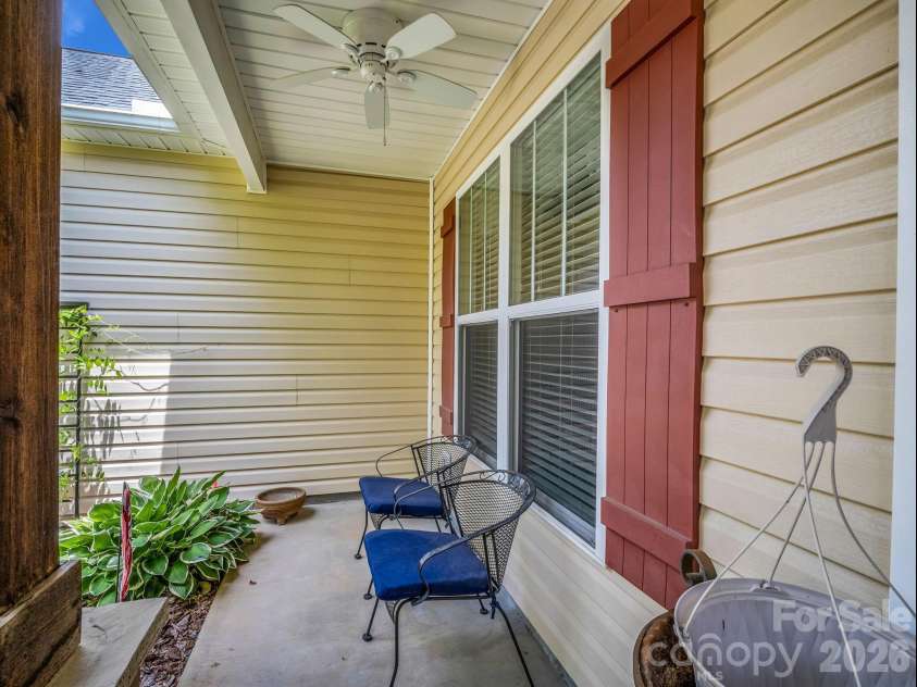 74 Foxtail Court, Hendersonville, NC 28792.  MLS# CAR4388873, YatesRealty ID 36207. 