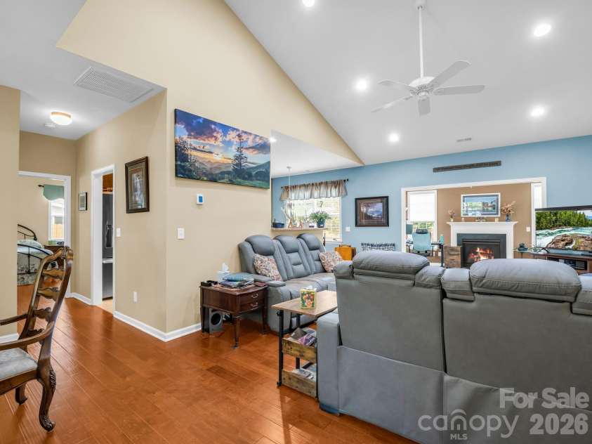 74 Foxtail Court, Hendersonville, NC 28792.  MLS# CAR4388873, YatesRealty ID 36207. 