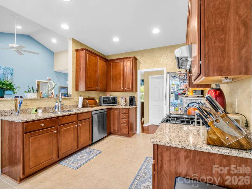 74 Foxtail Court, Hendersonville, NC 28792.  MLS# CAR4388873, YatesRealty ID 36207. 