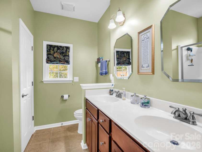 74 Foxtail Court, Hendersonville, NC 28792.  MLS# CAR4388873, YatesRealty ID 36207. 
