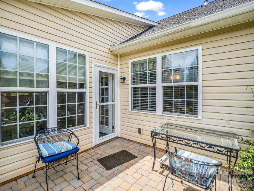 74 Foxtail Court, Hendersonville, NC 28792.  MLS# CAR4388873, YatesRealty ID 36207. 