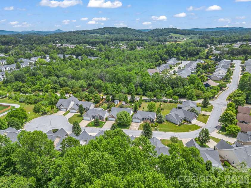 74 Foxtail Court, Hendersonville, NC 28792.  MLS# CAR4388873, YatesRealty ID 36207. 
