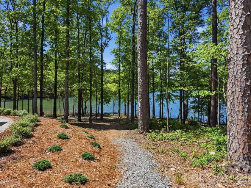 127 Lake Cove Way, Mooresville, NC 28115.  MLS# CAR4389963, YatesRealty ID 36208. The Courtyards at Lake Davidson lake access