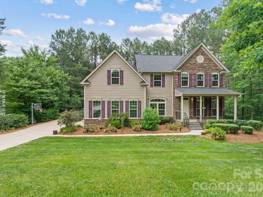 237 Ashmore Circle, Troutman, NC 28166.  MLS# CAR4391360, YatesRealty ID 36209. 