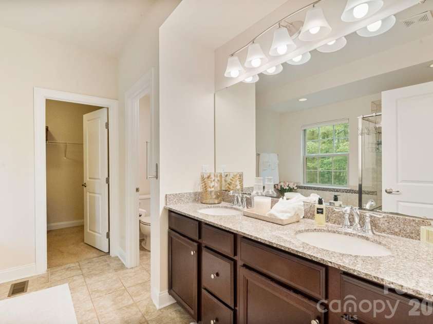 237 Ashmore Circle, Troutman, NC 28166.  MLS# CAR4391360, YatesRealty ID 36209. 