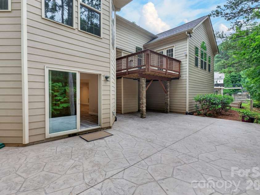 237 Ashmore Circle, Troutman, NC 28166.  MLS# CAR4391360, YatesRealty ID 36209. 