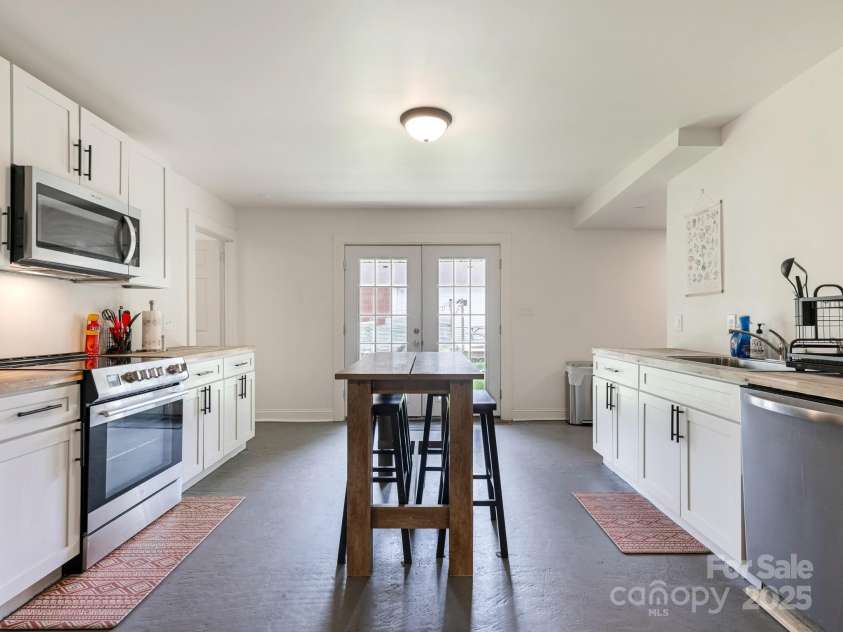 1102 Lane Street, Kannapolis, NC 28083.  MLS# CAR4275182, YatesRealty ID 3621. 