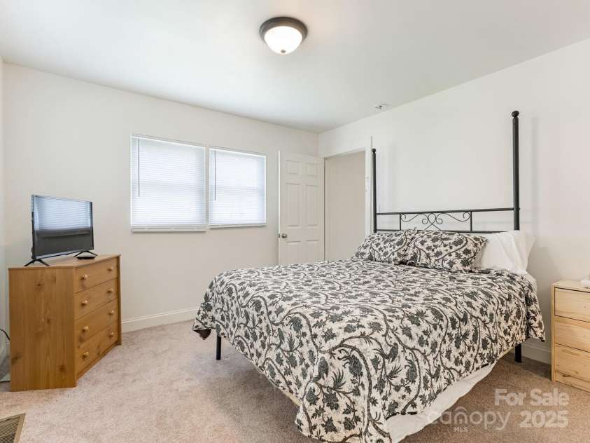 1102 Lane Street, Kannapolis, NC 28083.  MLS# CAR4275182, YatesRealty ID 3621. 