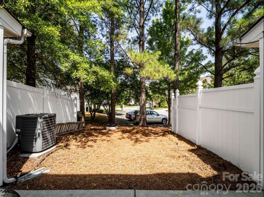 3414 Broadwick Street, Charlotte, NC 28213.  MLS# CAR4346812, YatesRealty ID 3621. Backyard