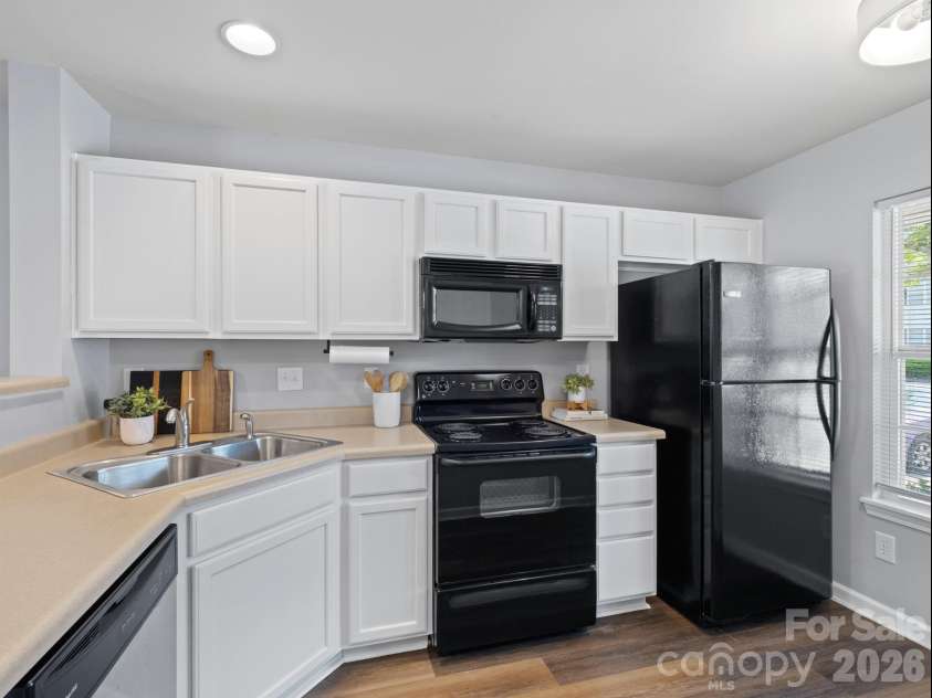 3414 Broadwick Street, Charlotte, NC 28213.  MLS# CAR4346812, YatesRealty ID 3621. Kitchen