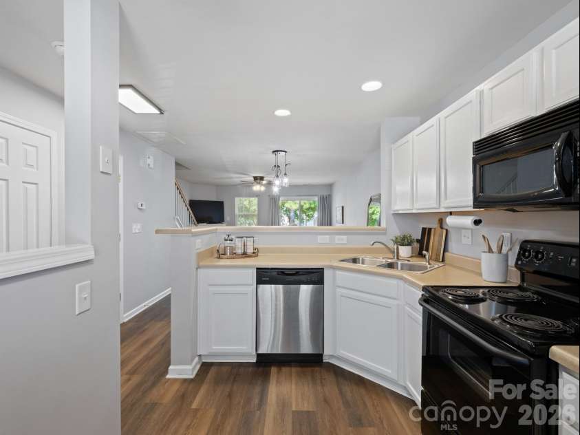 3414 Broadwick Street, Charlotte, NC 28213.  MLS# CAR4346812, YatesRealty ID 3621. Kitchen