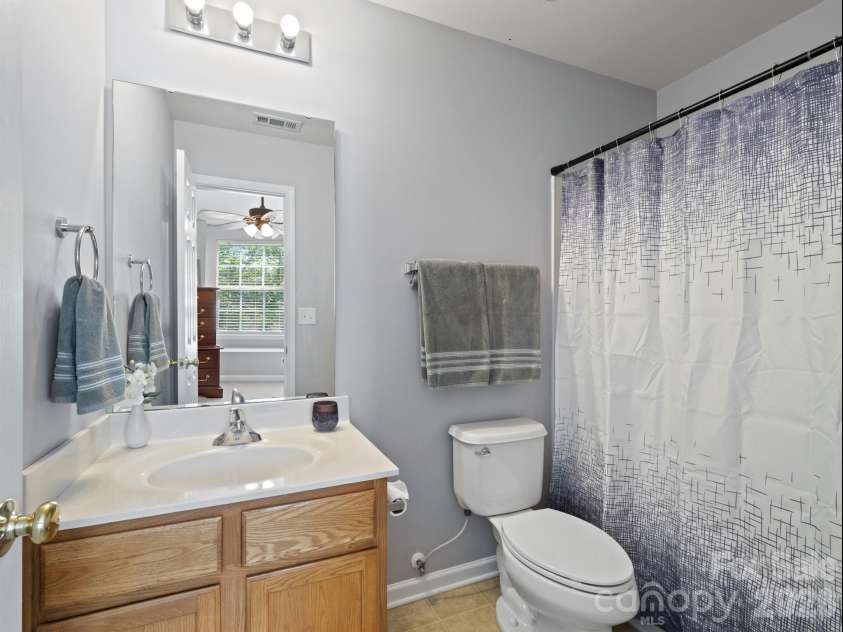 3414 Broadwick Street, Charlotte, NC 28213.  MLS# CAR4346812, YatesRealty ID 3621. Second Ensuite Bathroom