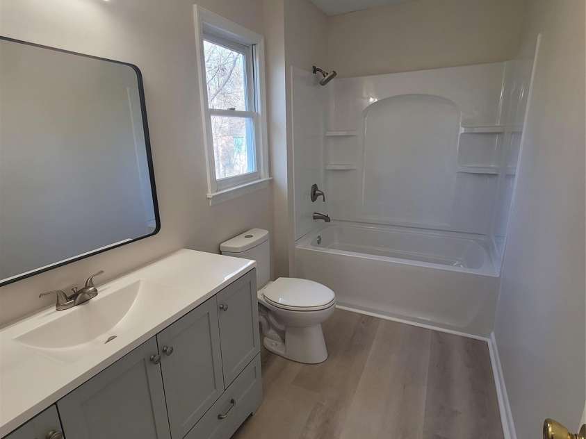 4066 Triton Drive, Tega Cay, SC 29708.  MLS# CAR4218686, YatesRealty ID 3621. Upstairs-Bath 2