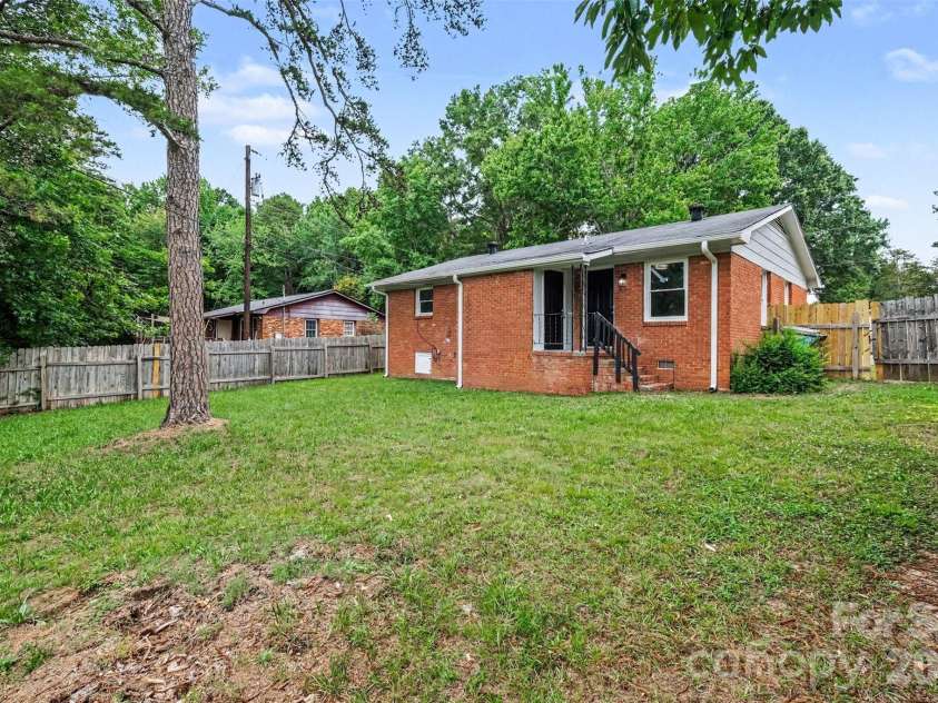 105 Mcgee Street, Fort Mill, SC 29715.  MLS# CAR4393320, YatesRealty ID 36210. 