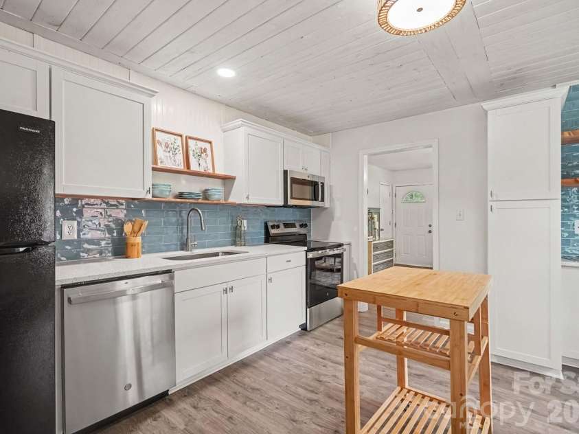 105 Mcgee Street, Fort Mill, SC 29715.  MLS# CAR4393320, YatesRealty ID 36210. 