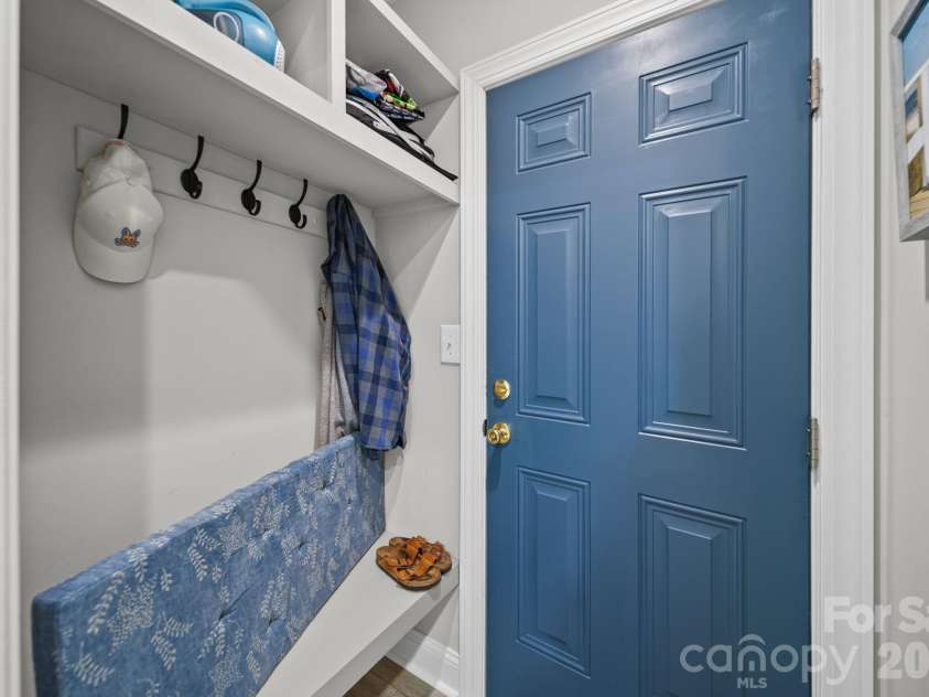 17712 Preston Lake Drive, Cornelius, NC 28031.  MLS# CAR4390824, YatesRealty ID 36211. Garage Enterence