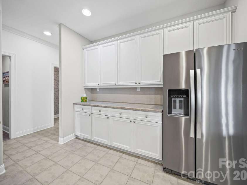 17712 Preston Lake Drive, Cornelius, NC 28031.  MLS# CAR4390824, YatesRealty ID 36211. Kitchen