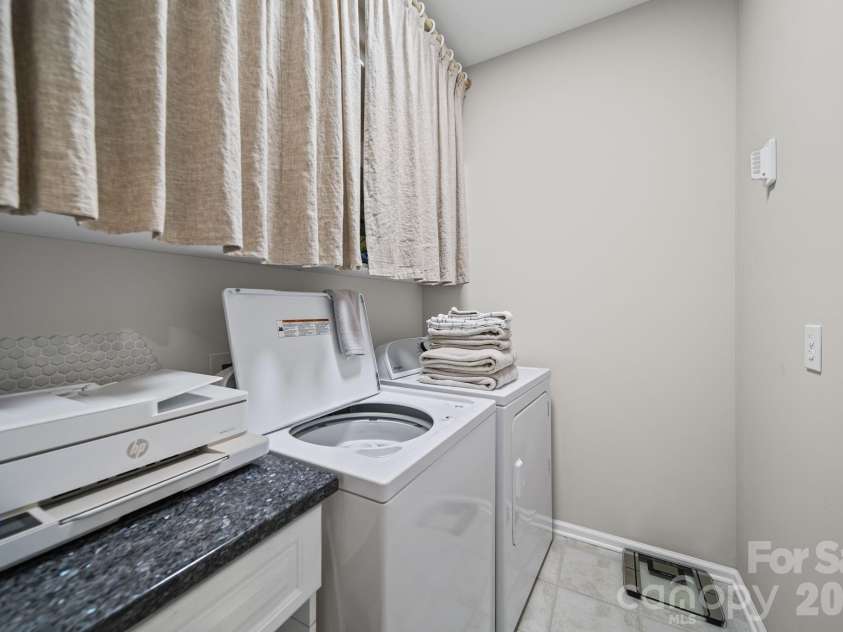 17712 Preston Lake Drive, Cornelius, NC 28031.  MLS# CAR4390824, YatesRealty ID 36211. Laundry Room - Main Level