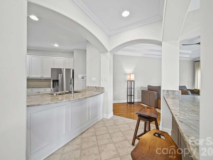 17712 Preston Lake Drive, Cornelius, NC 28031.  MLS# CAR4390824, YatesRealty ID 36211. Wet Bar/Kitchen
