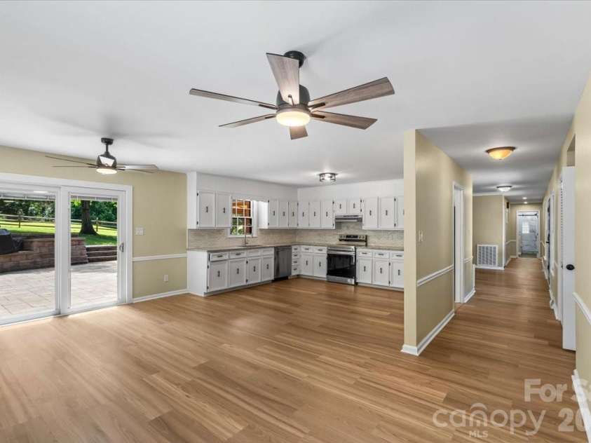 4024 Wandering Lane, Hickory, NC 28601.  MLS# CAR4397647, YatesRealty ID 36213. 
