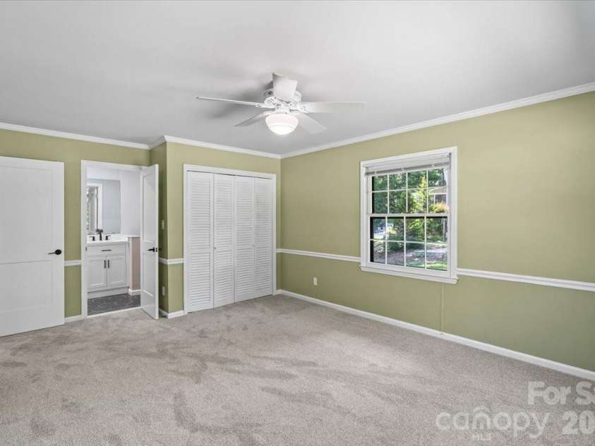 4024 Wandering Lane, Hickory, NC 28601.  MLS# CAR4397647, YatesRealty ID 36213. 
