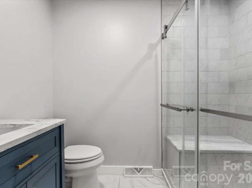 4024 Wandering Lane, Hickory, NC 28601.  MLS# CAR4397647, YatesRealty ID 36213. 