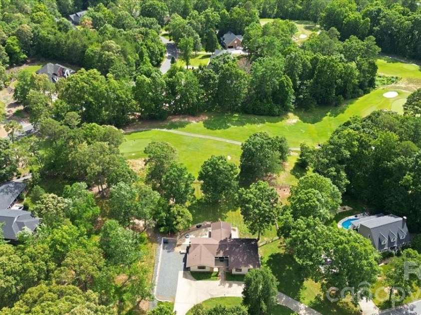 4024 Wandering Lane, Hickory, NC 28601.  MLS# CAR4397647, YatesRealty ID 36213. 