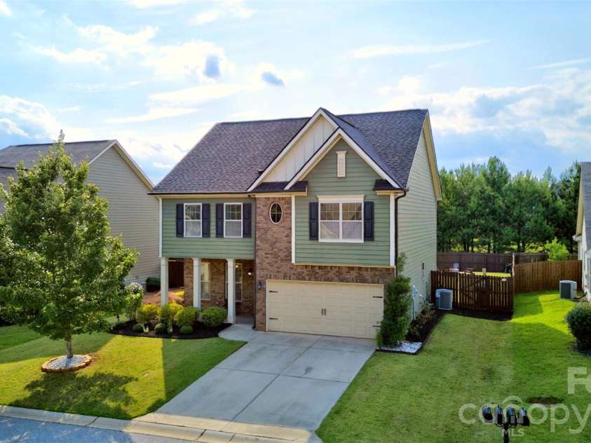 222 Santa Ana Way, Duncan, SC 29334.  MLS# CAR4394280, YatesRealty ID 36214. 