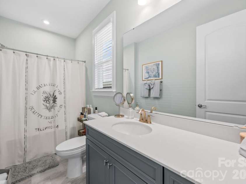 9612 Liberty Hill Drive, Mint Hill, NC 28227.  MLS# CAR4398722, YatesRealty ID 36215. 2nd full bath
