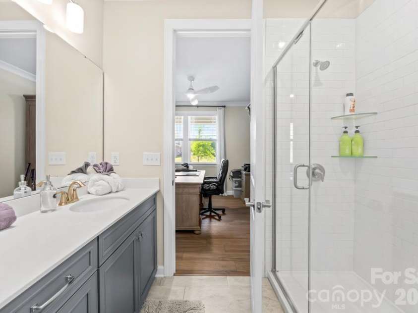 9612 Liberty Hill Drive, Mint Hill, NC 28227.  MLS# CAR4398722, YatesRealty ID 36215. 3rd full bath