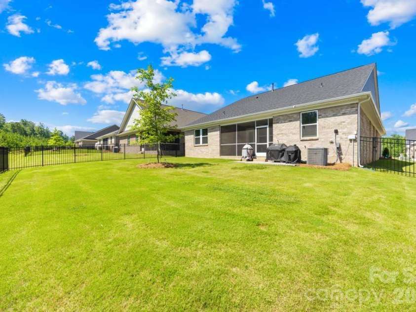 9612 Liberty Hill Drive, Mint Hill, NC 28227.  MLS# CAR4398722, YatesRealty ID 36215. 