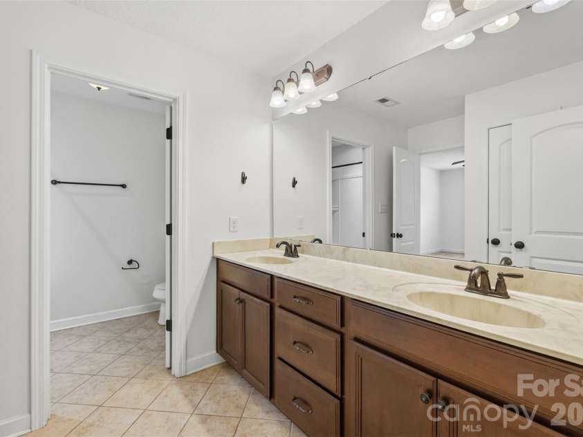 1172 Mckee Farm Lane, Belmont, NC 28012.  MLS# CAR4399005, YatesRealty ID 36216. 