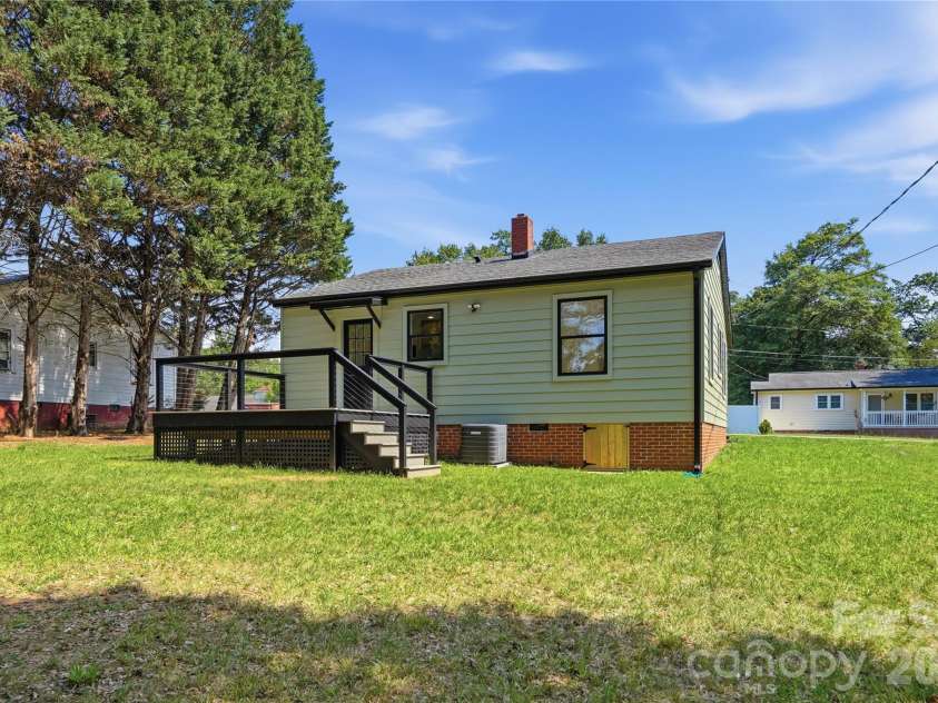 408 Rhyne Street, Stanley, NC 28164.  MLS# CAR4399645, YatesRealty ID 36218. 