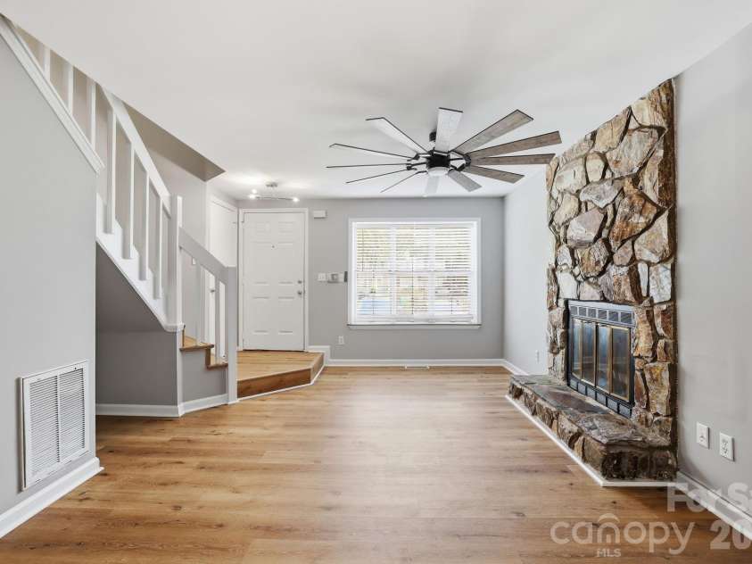 8237 Circle Tree Lane, Charlotte, NC 28277.  MLS# CAR4399035, YatesRealty ID 36219. 