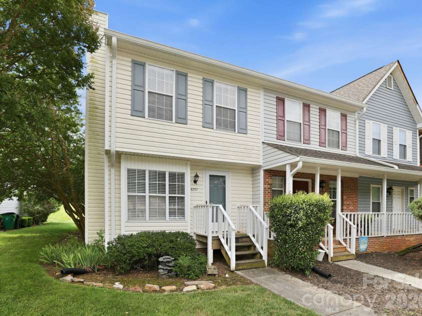 8237 Circle Tree Lane, Charlotte, NC 28277.  MLS# CAR4399035, YatesRealty ID 36219. 