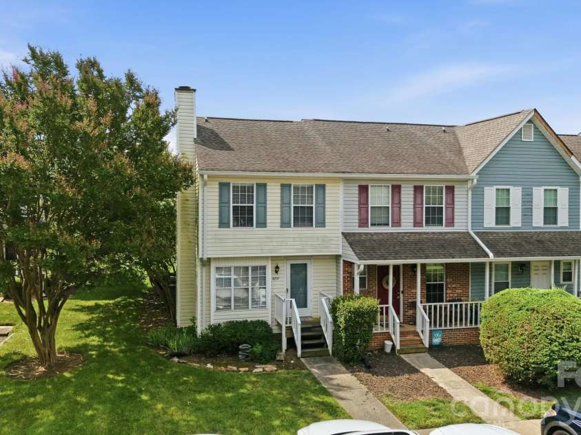8237 Circle Tree Lane, Charlotte, NC 28277.  MLS# CAR4399035, YatesRealty ID 36219. 