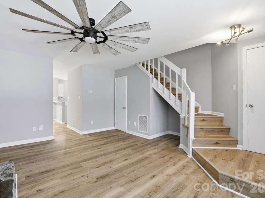 8237 Circle Tree Lane, Charlotte, NC 28277.  MLS# CAR4399035, YatesRealty ID 36219. 