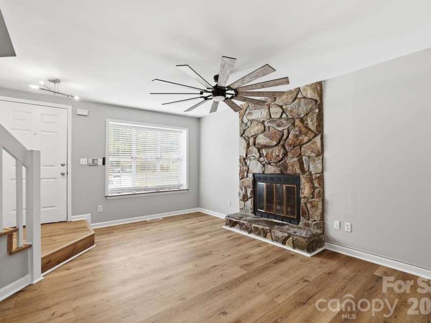 8237 Circle Tree Lane, Charlotte, NC 28277.  MLS# CAR4399035, YatesRealty ID 36219. 