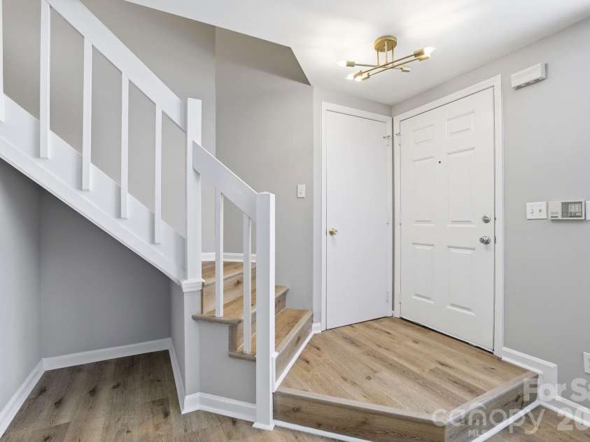 8237 Circle Tree Lane, Charlotte, NC 28277.  MLS# CAR4399035, YatesRealty ID 36219. 