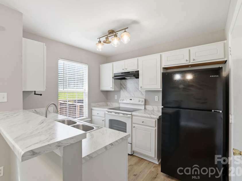 8237 Circle Tree Lane, Charlotte, NC 28277.  MLS# CAR4399035, YatesRealty ID 36219. 