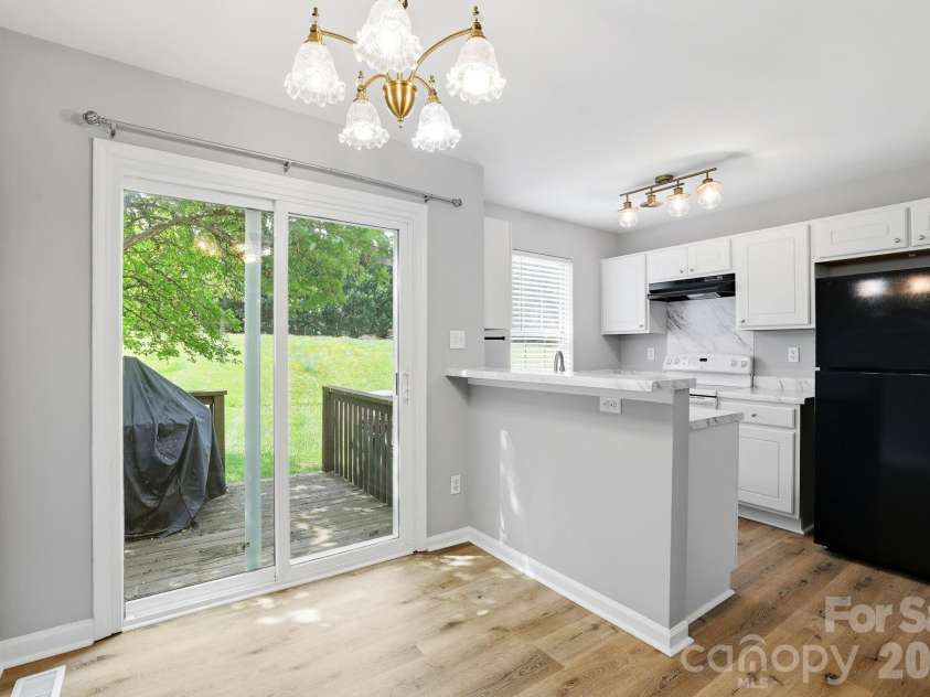 8237 Circle Tree Lane, Charlotte, NC 28277.  MLS# CAR4399035, YatesRealty ID 36219. 