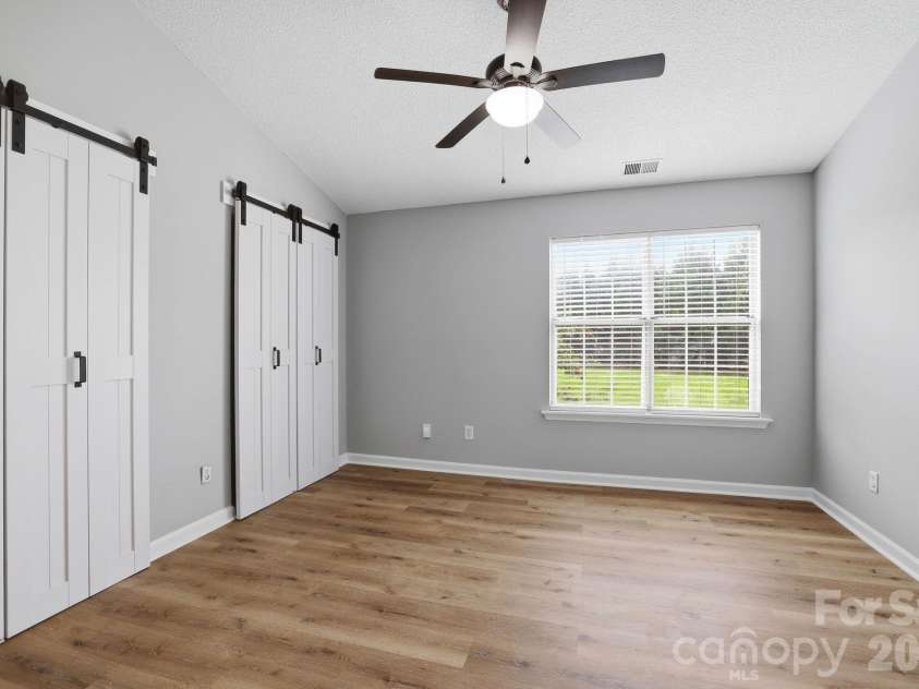 8237 Circle Tree Lane, Charlotte, NC 28277.  MLS# CAR4399035, YatesRealty ID 36219. 