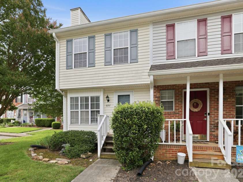 8237 Circle Tree Lane, Charlotte, NC 28277.  MLS# CAR4399035, YatesRealty ID 36219. 