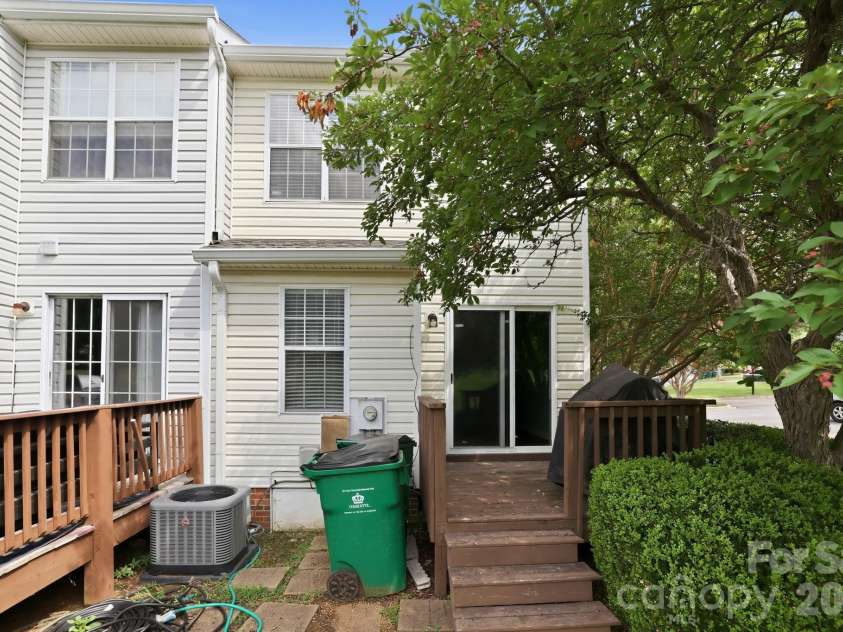 8237 Circle Tree Lane, Charlotte, NC 28277.  MLS# CAR4399035, YatesRealty ID 36219. 