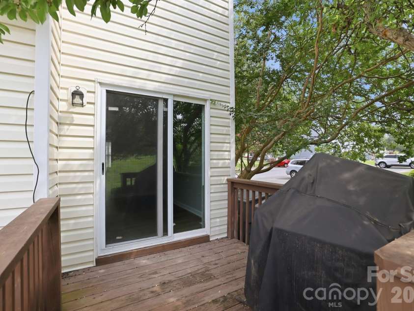 8237 Circle Tree Lane, Charlotte, NC 28277.  MLS# CAR4399035, YatesRealty ID 36219. 