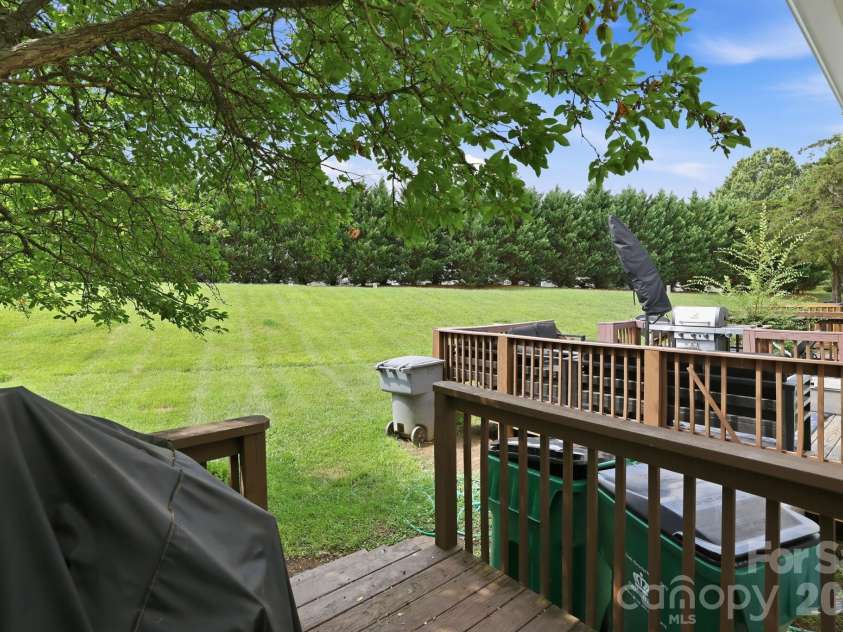 8237 Circle Tree Lane, Charlotte, NC 28277.  MLS# CAR4399035, YatesRealty ID 36219. 