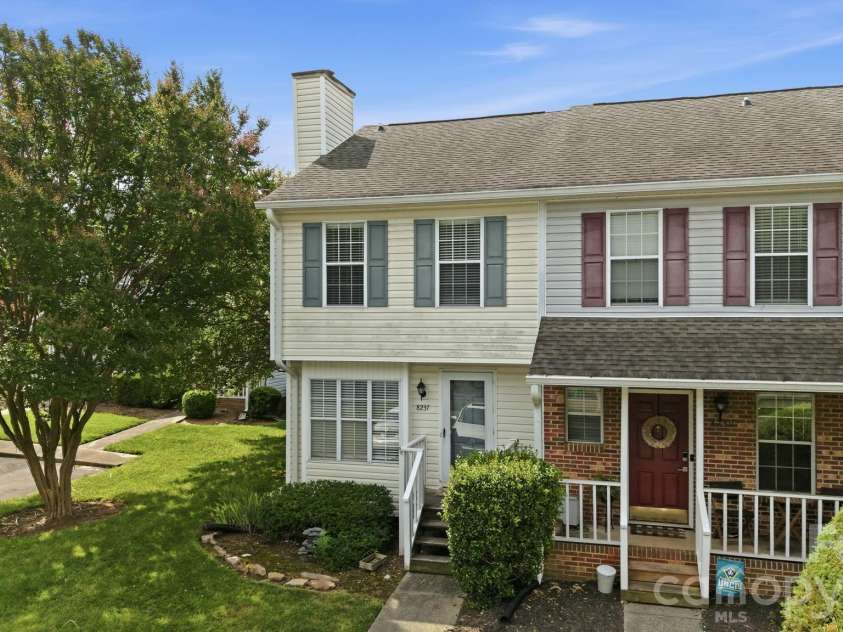 8237 Circle Tree Lane, Charlotte, NC 28277.  MLS# CAR4399035, YatesRealty ID 36219. 
